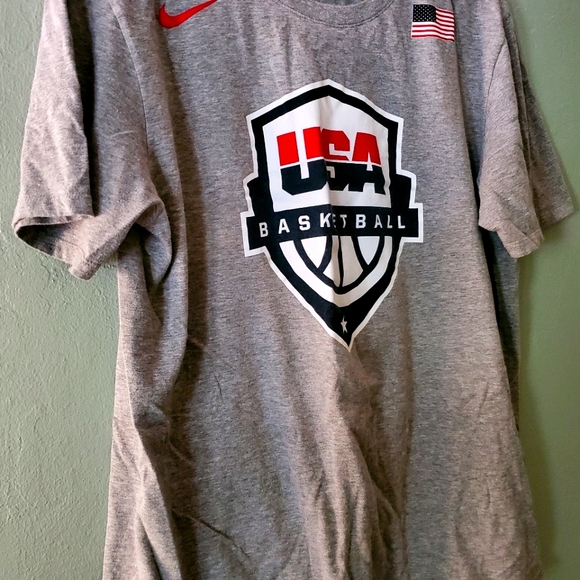 Nike Other - Men's Gray Nike Tee